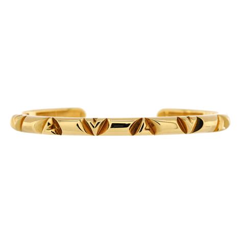 Lv volt yellow gold cuff